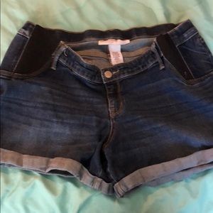 Liz Lange maternity shorts